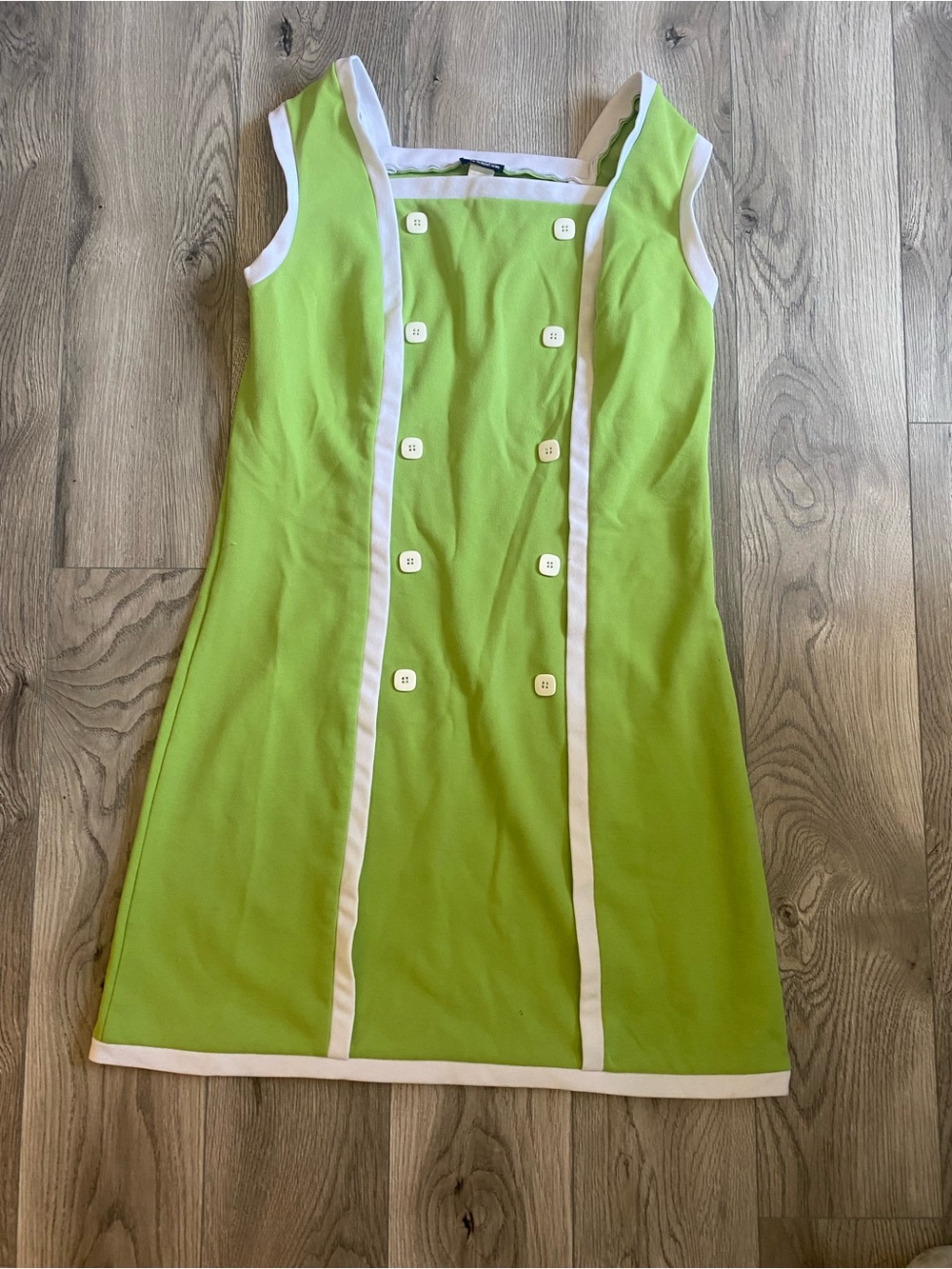 Sleeveless Lime Green Shift Dress with White Trim - Picture 2 of 4